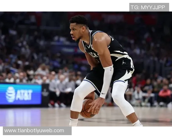 托布绝杀机会被封盖03秒空接再遭重创倒霉透了